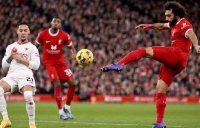 رياضة عالمية : محمد صلاح بديلا فى مواجهة ليفربول ضد وست هام بكأس الرابطة الإنجليزية