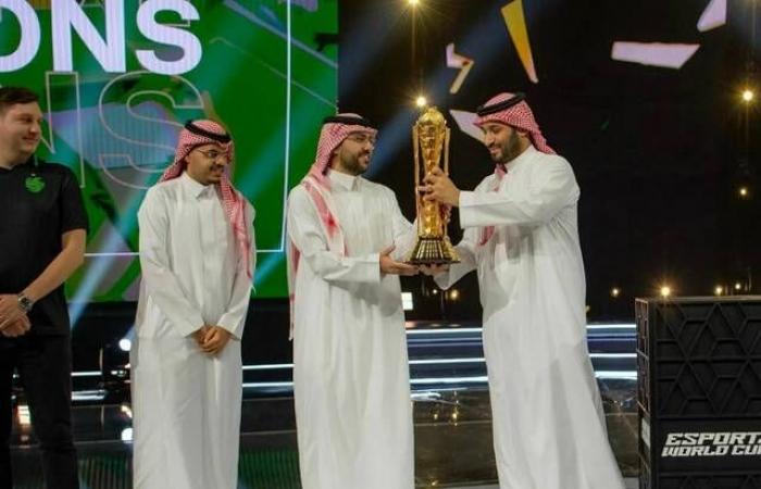 إقتصاد : بجوائز 60 مليون دولار.. ولي العهد يتوّج بطل كأس العالم للرياضات الإلكترونية