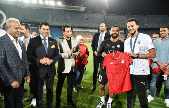 بحضور وزير الرياضة.. ممر شرفي من لاعبي المنتخب لأبطال أوليمبياد باريس «صور»