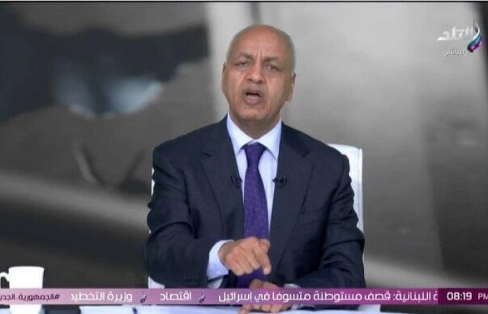 كادت تدمع عيناه.. مصطفى بكري يعرض مشهدا مروعا لإجبار «الدعم السريع» طفلة سودانية على حفر قبرها بيدها