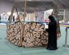 أخبار العالم : مهرجان ليوا للرطب يقدم البرقع عبر «عين النخيل»