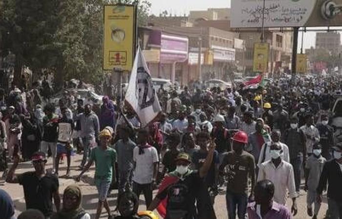 أخبار العالم : السودان.. مقتل ضابط شرطة خلال مظاهرات في الخرطوم