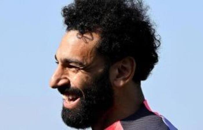 رياضة عالمية : الإبتسامة تعلو وجه محمد صلاح في تدريبات ليفربول.. صور