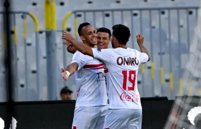 رياضة : الزمالك يتخطى سموحة بثنائية ويطارد الأهلي في الدوري المصري